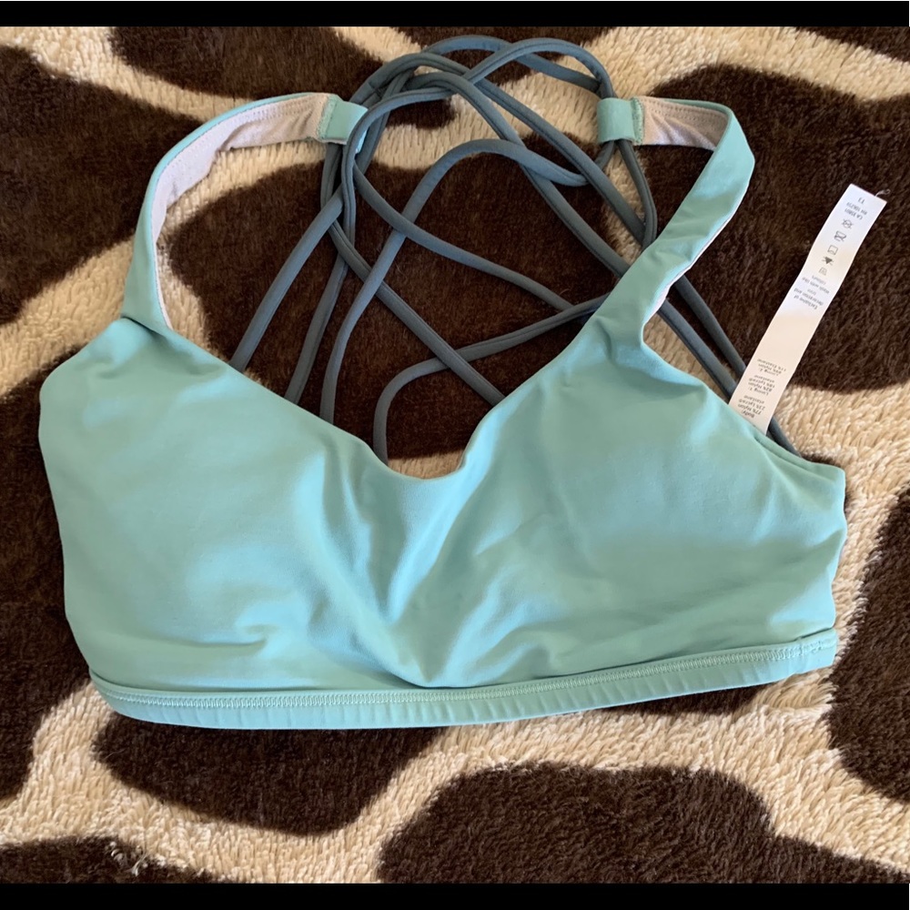 Lululemon green free to be wild sports bra 4 top